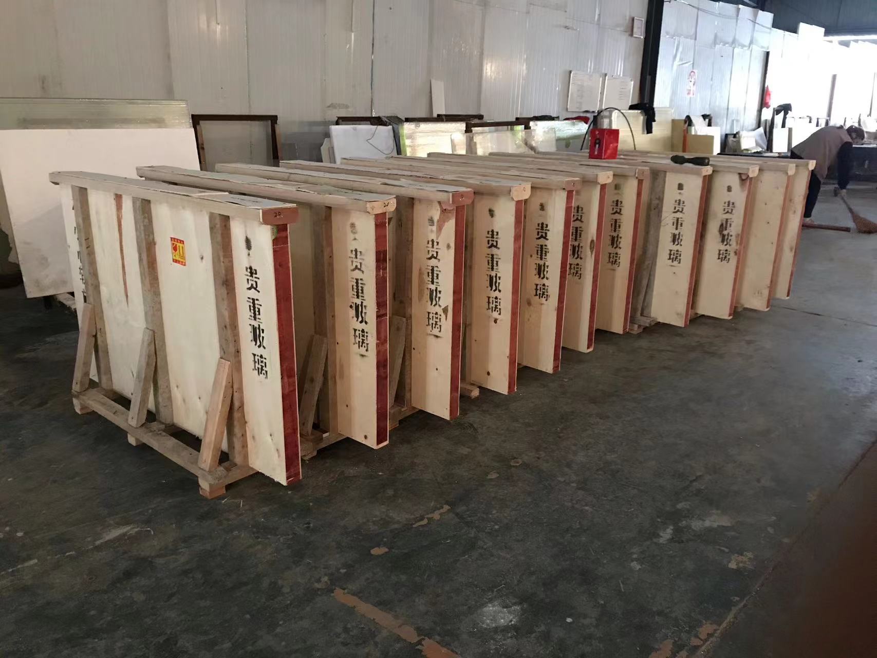 红河铅玻璃如何清理